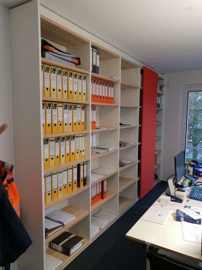 Schrankwand für die Aufbewahrung von Ordnern