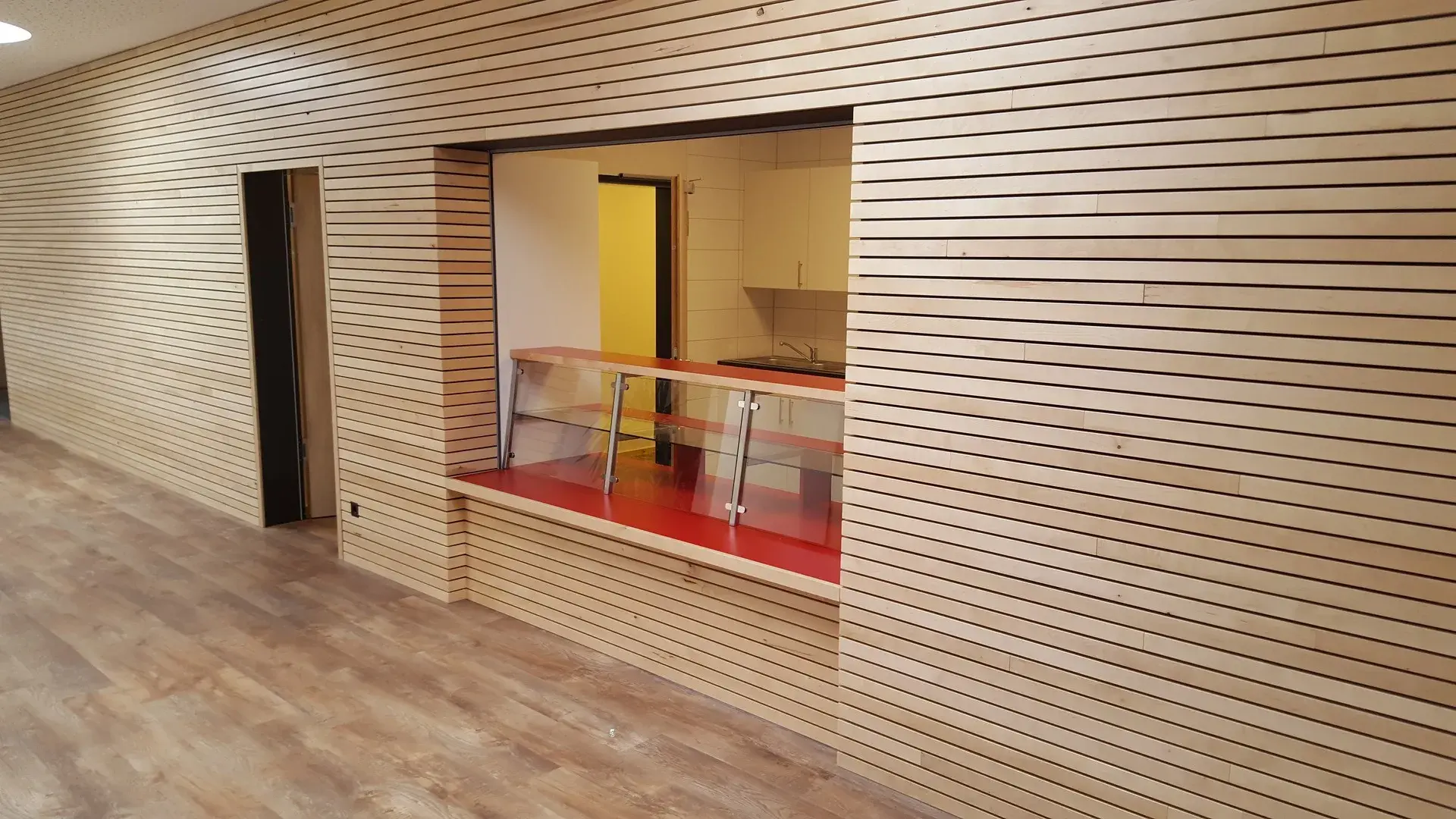 Fenster für einen Kiosk/ zur Essenausgabe. 